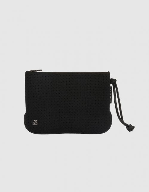 エブリデイポーチ　ミディアム　フラット　ブラック