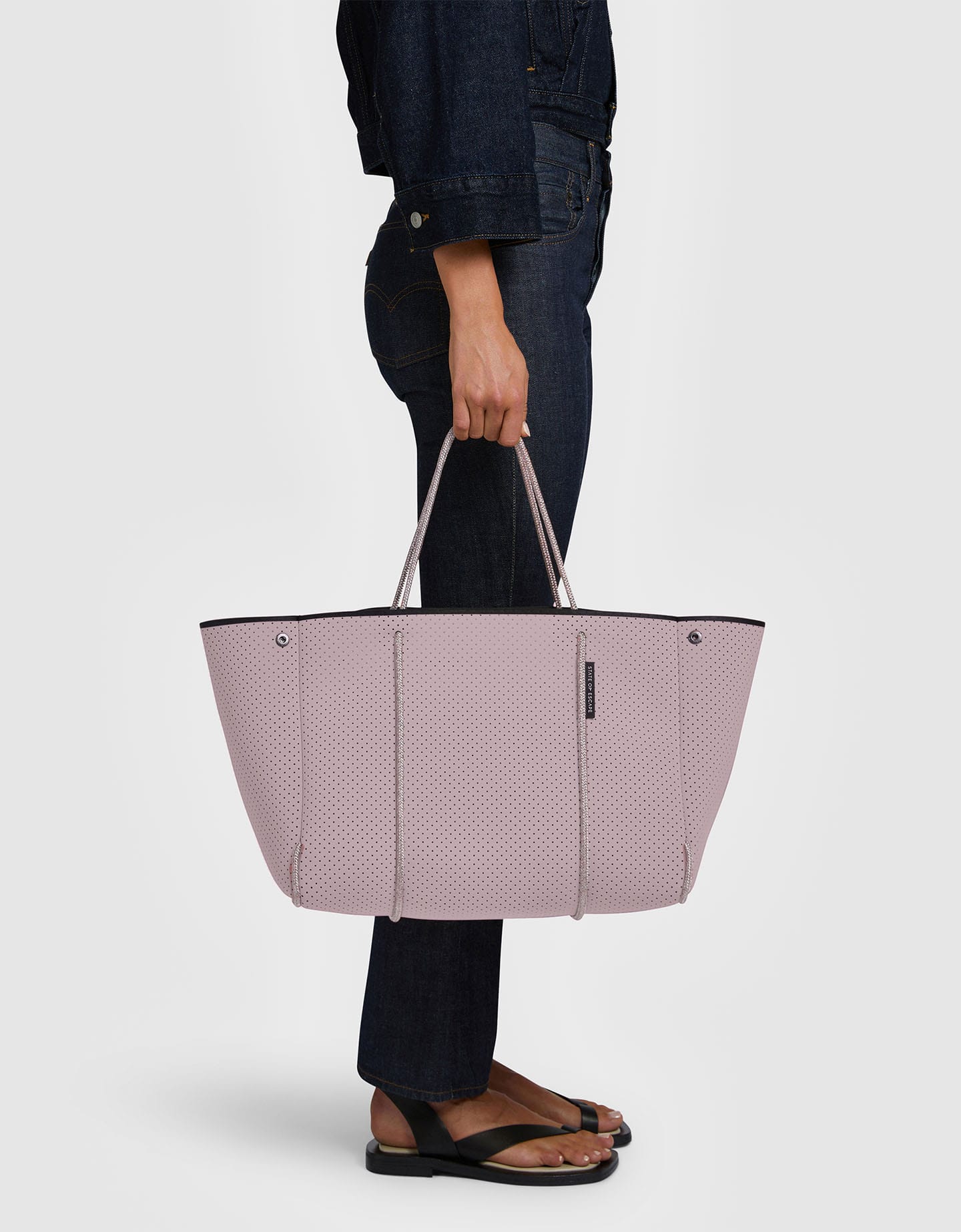 【COMING SOON】エスケープ　トート　カイロローズ