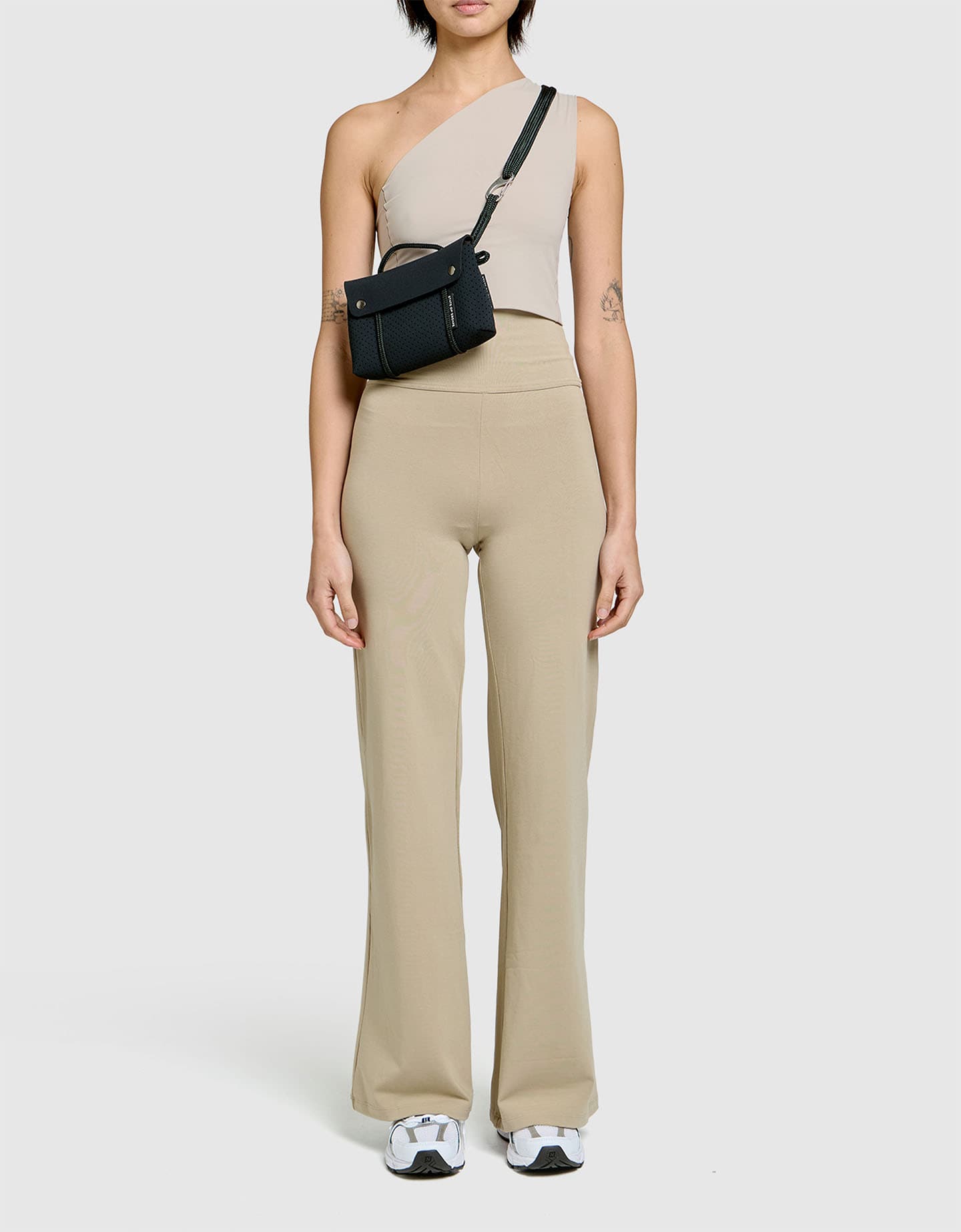 【COMING SOON】コンパスキット　クロスボディ　ブラック