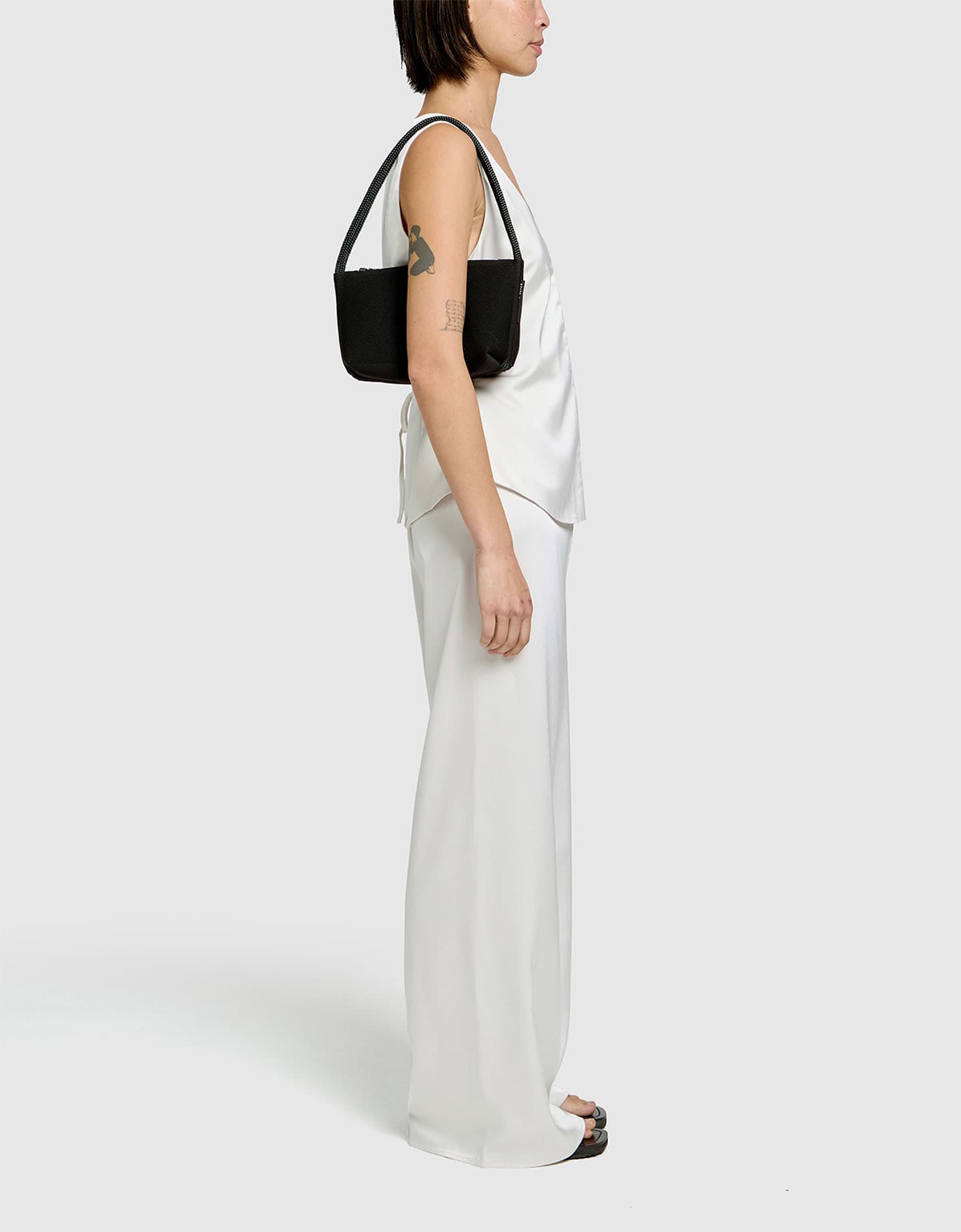 【COMING SOON】メリディアン　ショルダーバッグ　ブラック