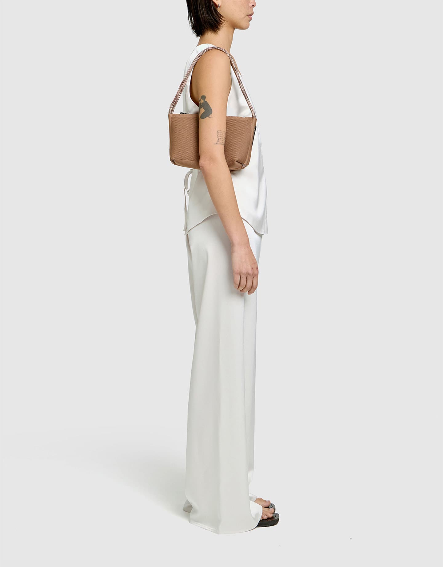 【COMING SOON】メリディアン　ショルダーバッグ　ヘーゼルナッツ